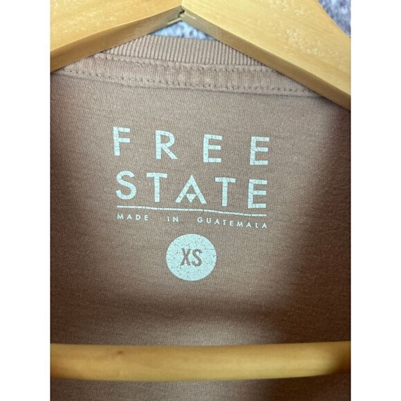 Free State Brown Tan Graphic Snake Mountains Top Tee Shirt Women's XS - Picture 3 of 7